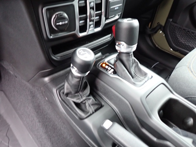 2025 Jeep Wrangler Sport S photo 16
