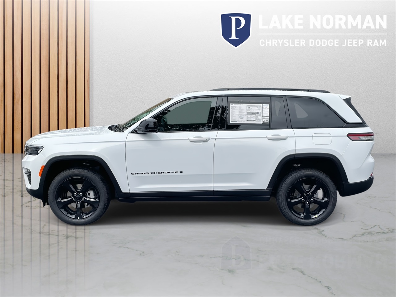 2025 Jeep Grand Cherokee Limited photo 3