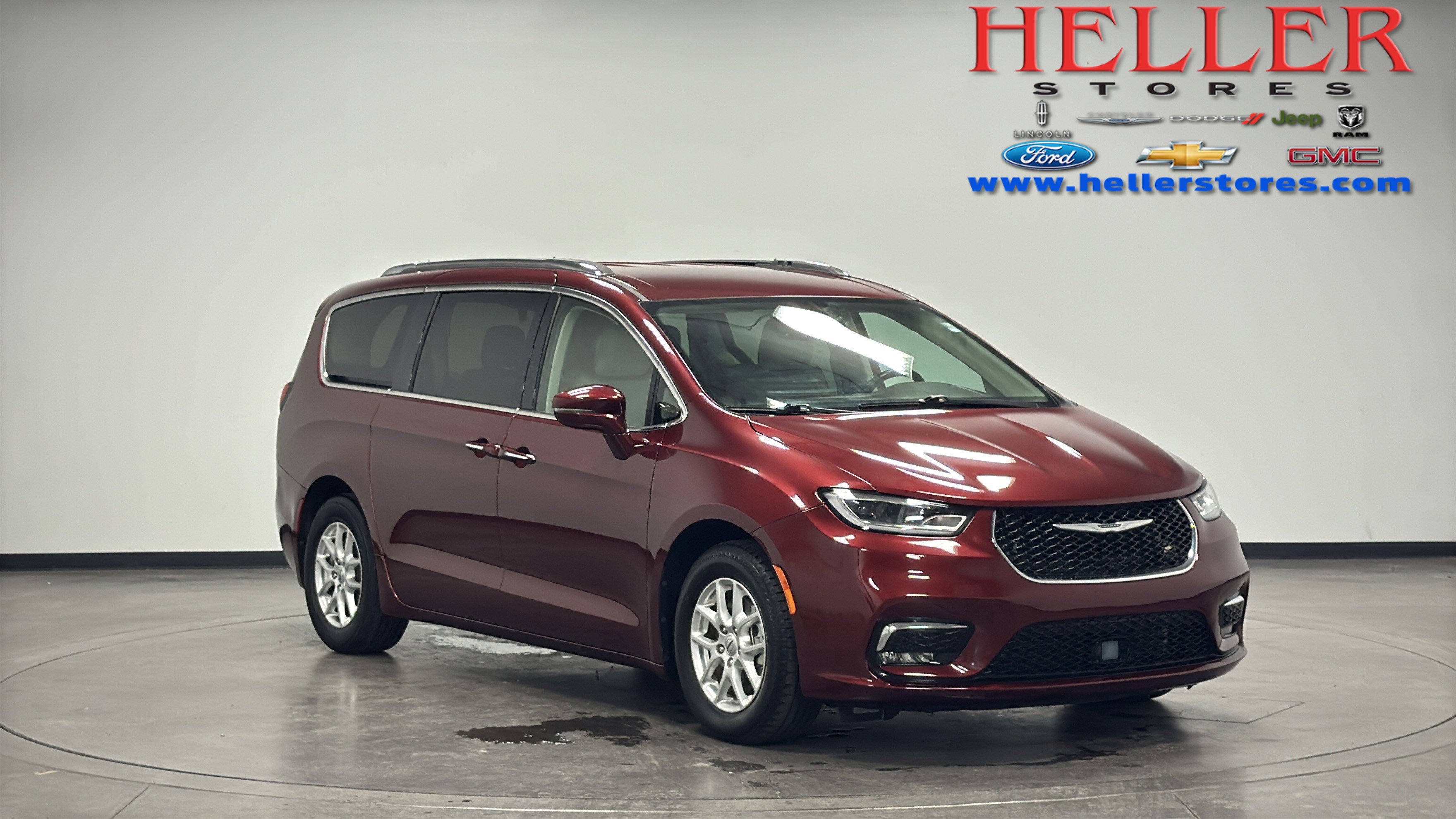 2021 Chrysler Pacifica Touring L's photo