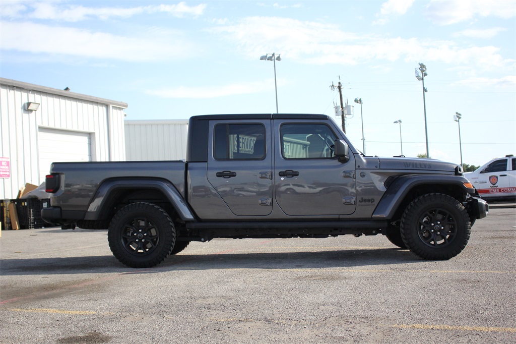 2025 Jeep Gladiator Willys photo 4