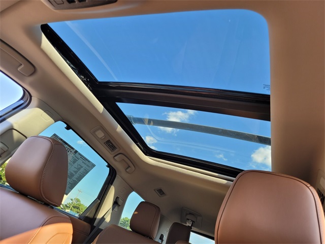 2025 Nissan Pathfinder Platinum photo 10