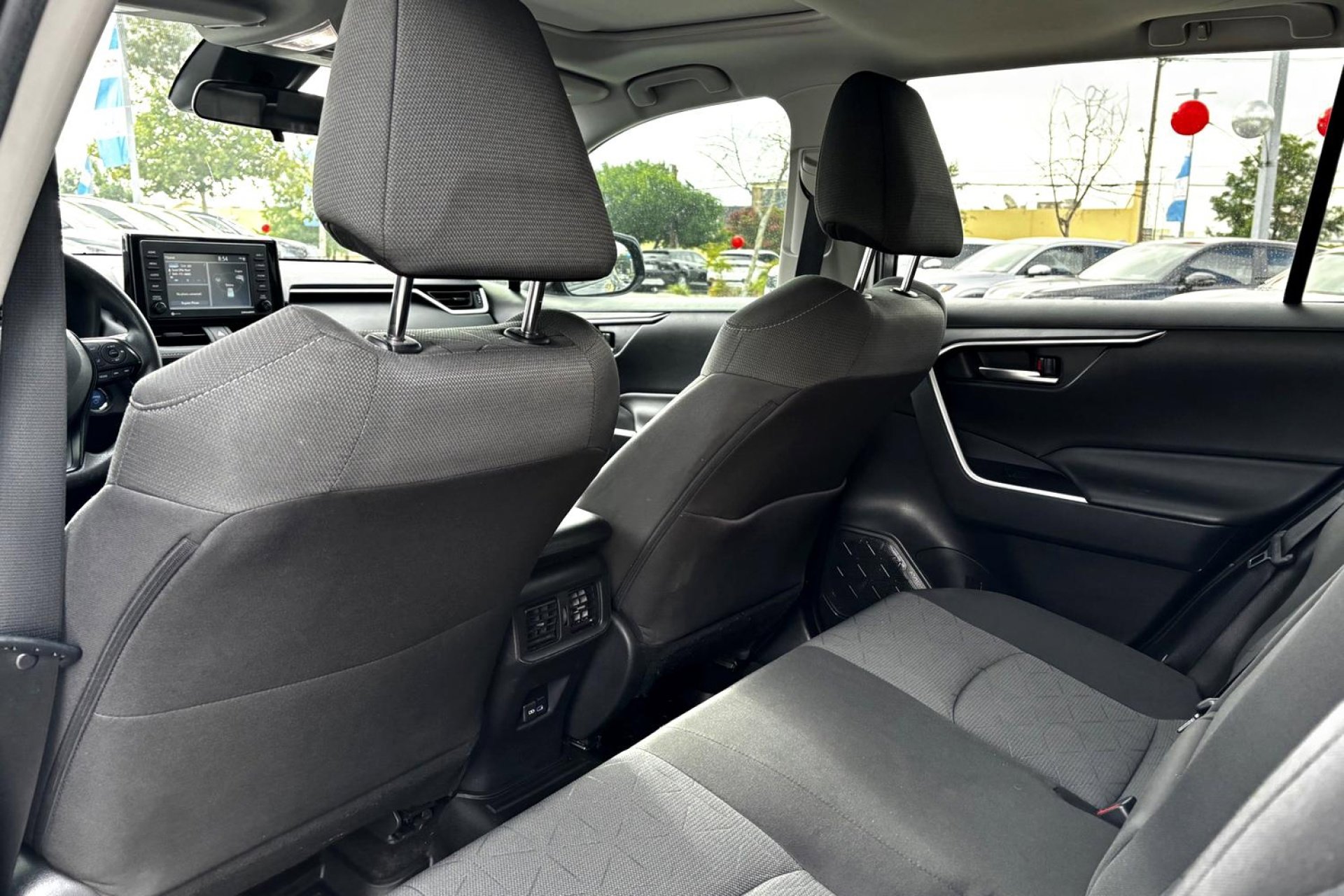 2022 Toyota RAV4 Hybrid XLE photo 21