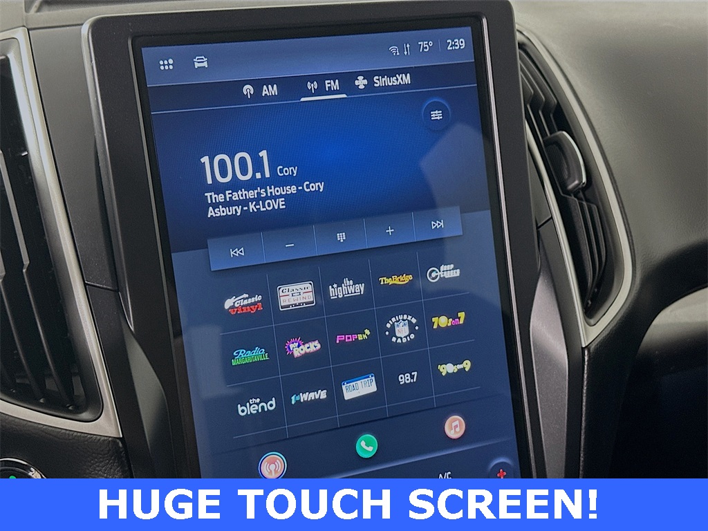 2024 Ford Edge SEL photo 3
