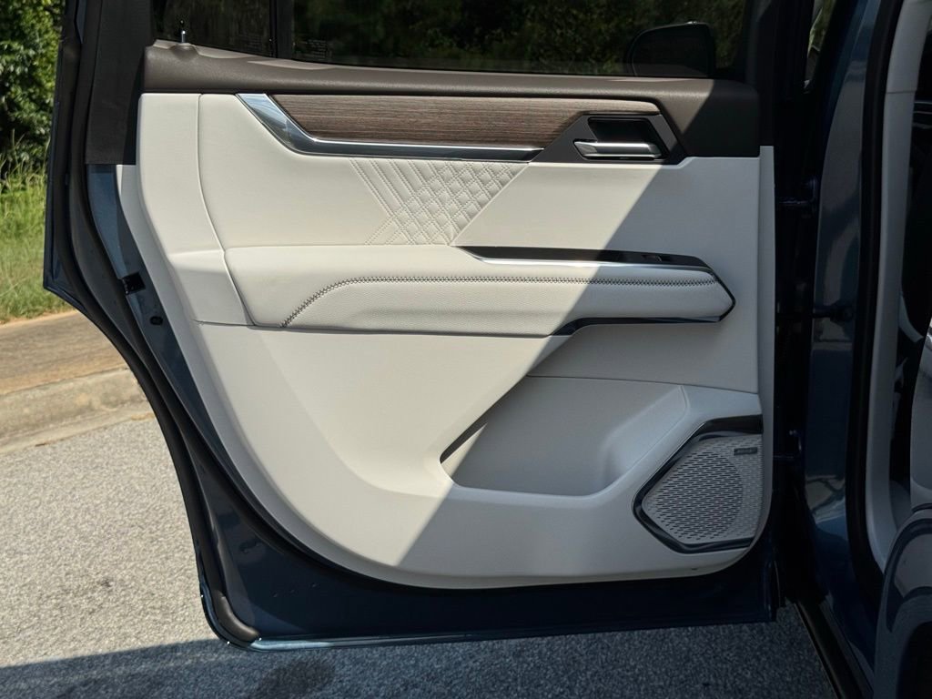 2025 Gmc Acadia Denali photo 18