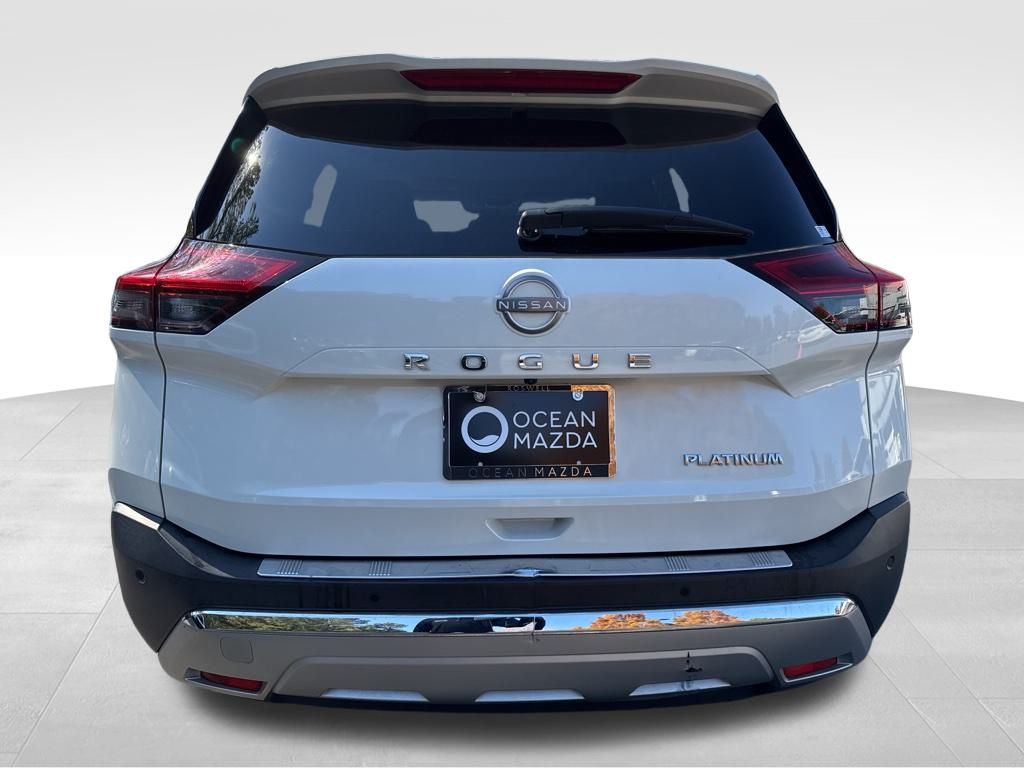 2023 Nissan Rogue Platinum photo 3