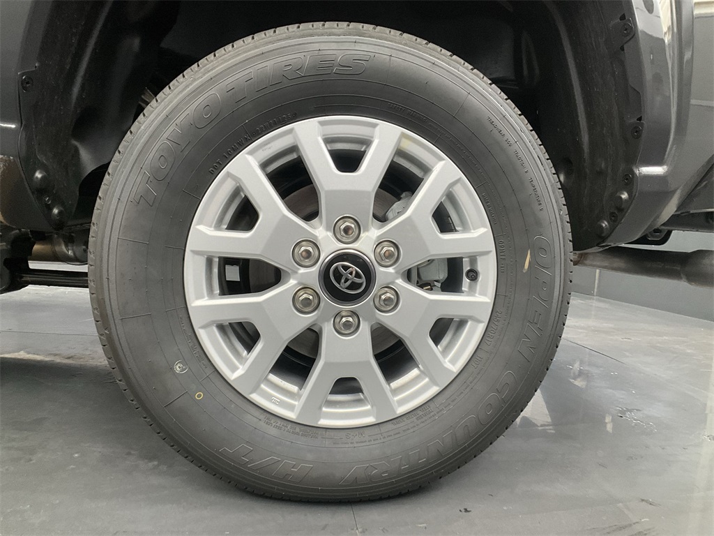 2025 Toyota Tacoma SR5 photo 24