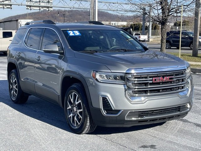 2023 GMC Acadia SLE's photo