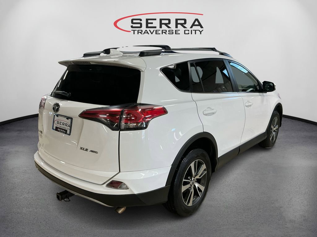 2017 Toyota RAV4 XLE photo 5