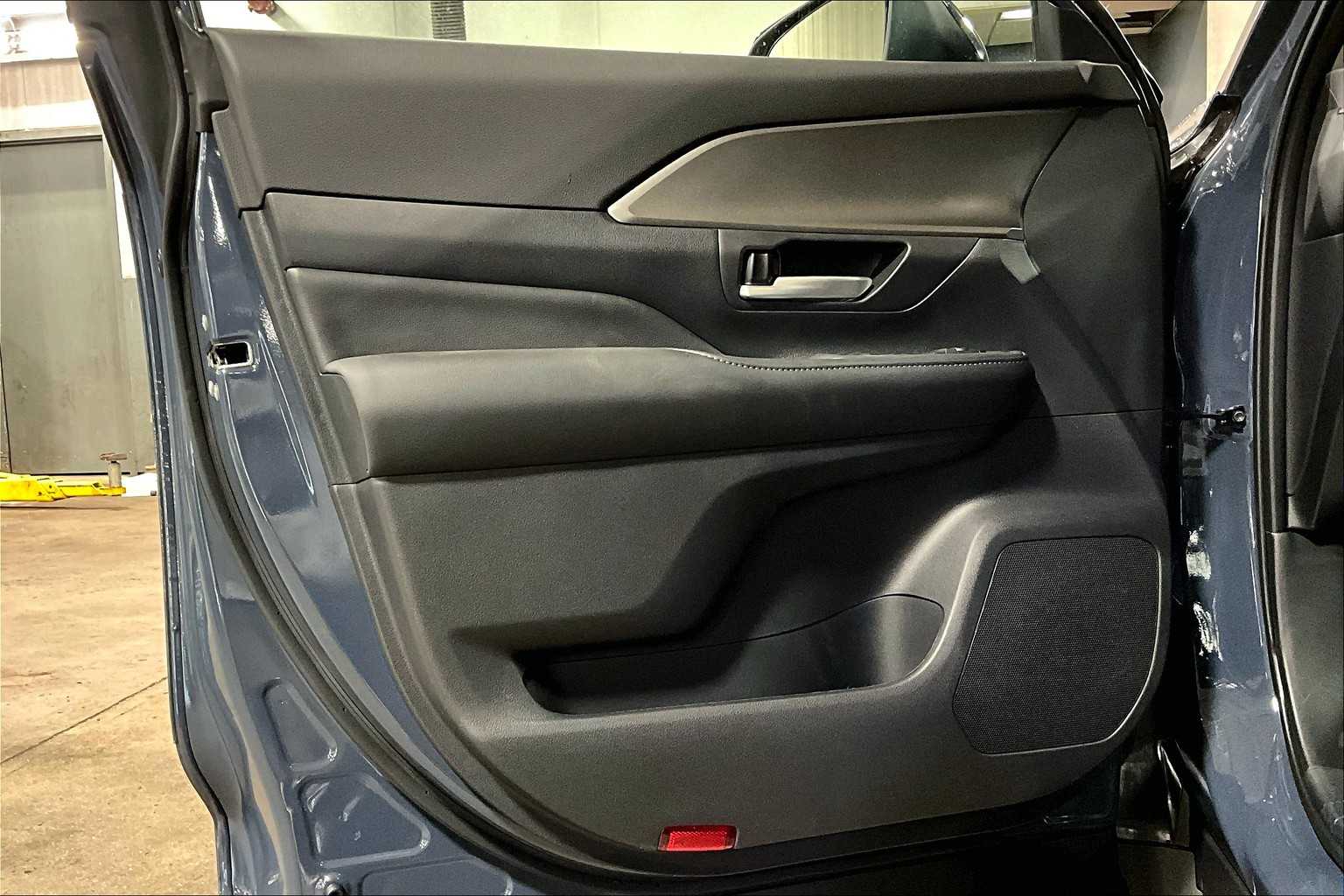 2025 Toyota Grand Highlander XLE photo 9