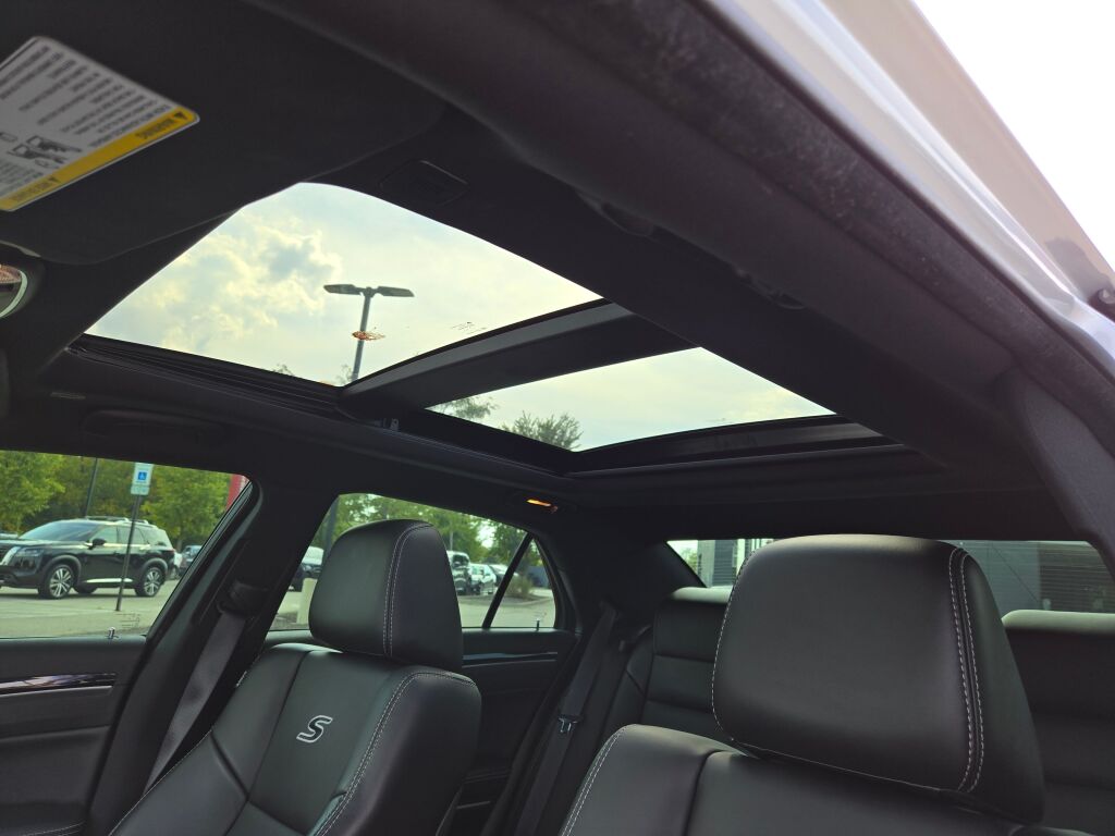 2023 Chrysler 300 photo 20