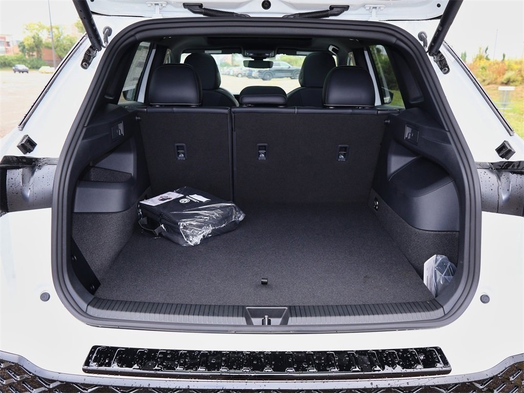 2025 Volkswagen Tiguan SE R-Line Black photo 10