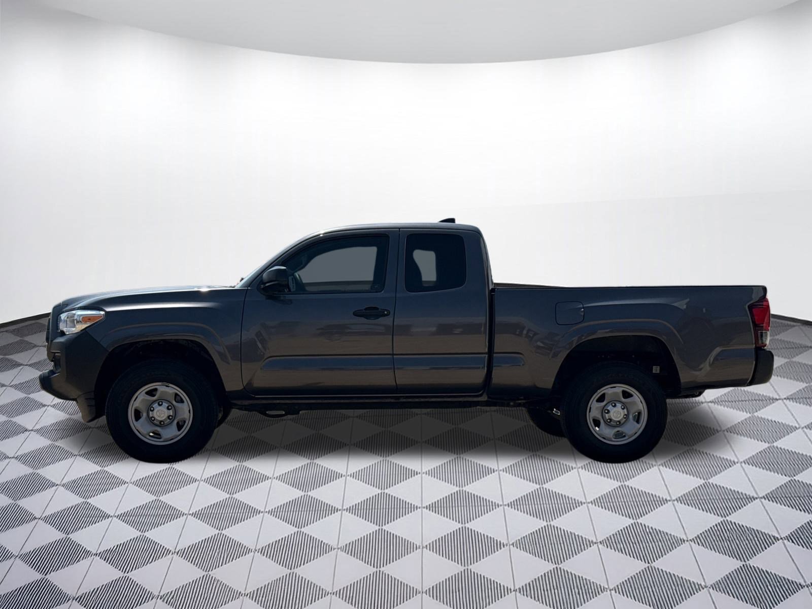 2022 Toyota Tacoma SR photo 4