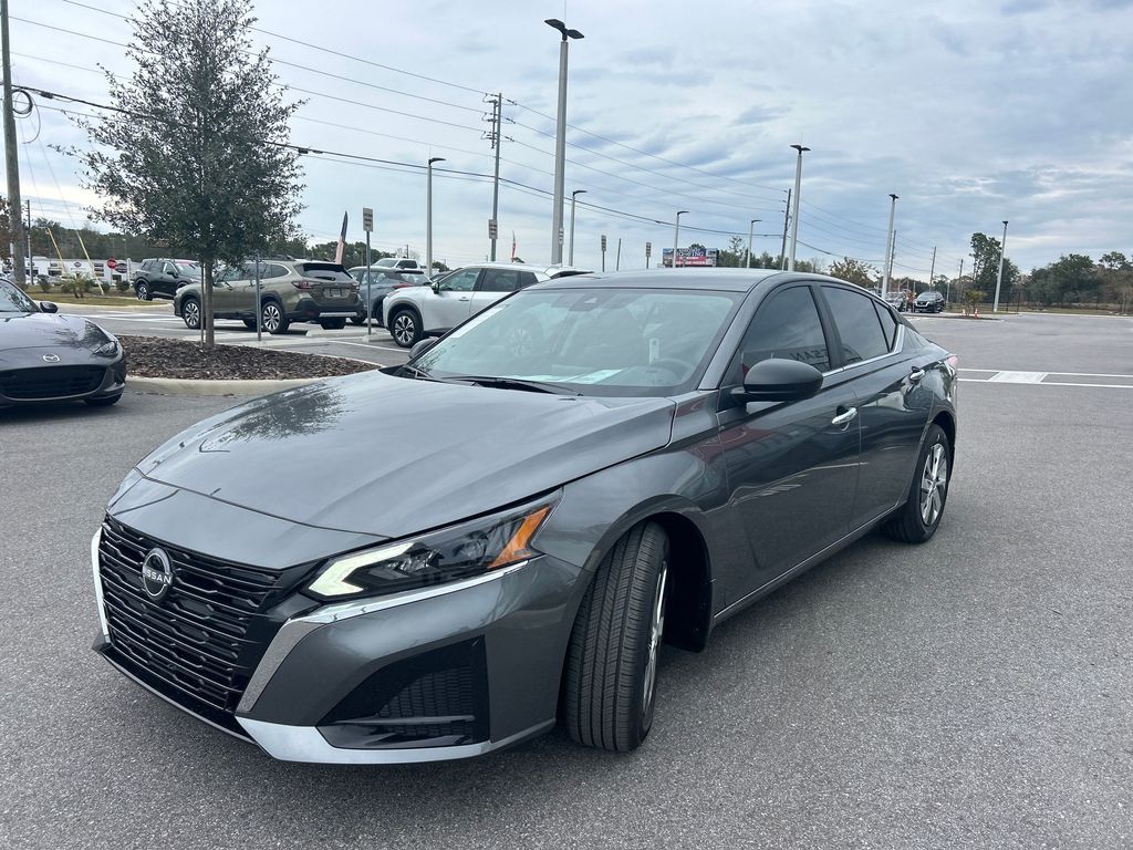 2025 Nissan Altima 2.5 S photo 3