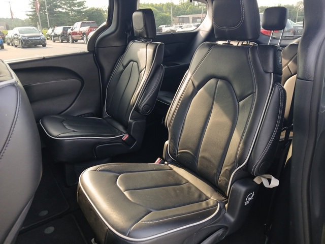 2025 Chrysler Pacifica Limited photo 21