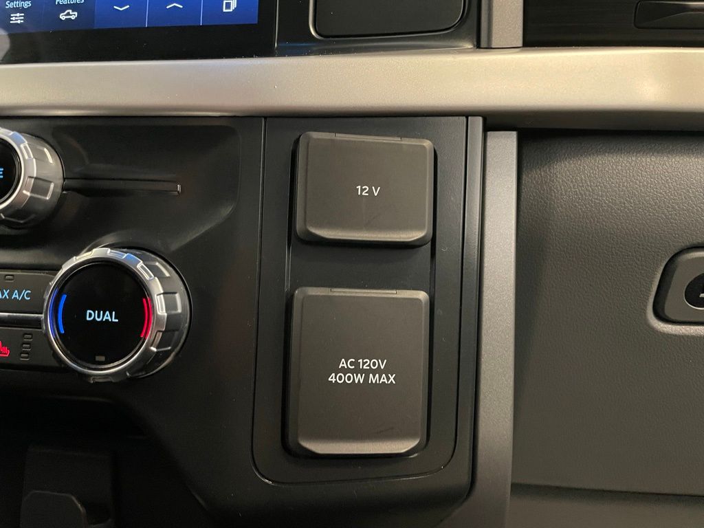 2022 Ford F-150 XLT photo 17