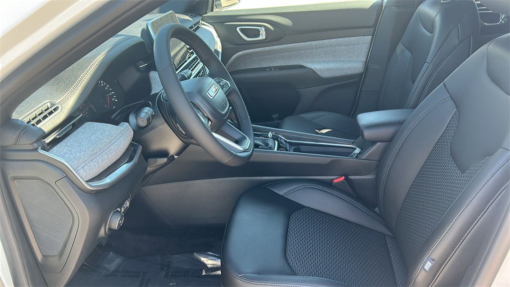 2025 Jeep Compass Latitude photo 20