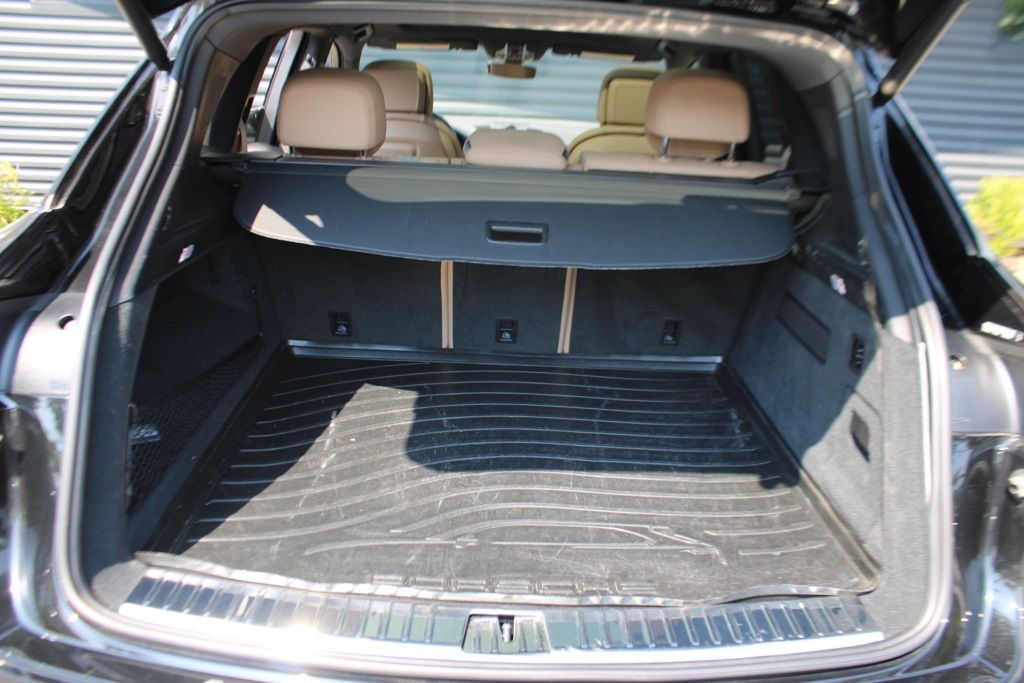 2023 Porsche Cayenne Platinum Edition photo 30