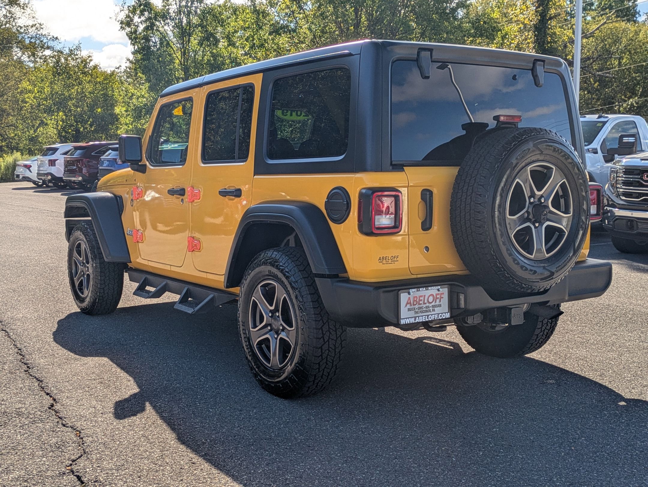 2019 Jeep Wrangler Unlimited Sport S photo 3