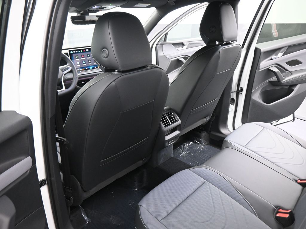 2025 Volkswagen Tiguan SE R-Line Black photo 36