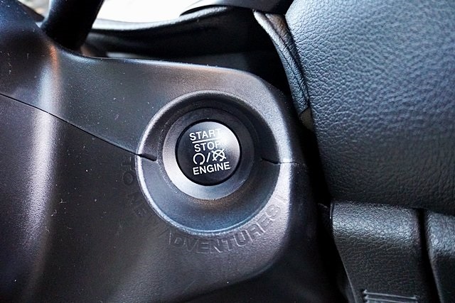 Certified Used 2022 White Jeep Latitude image 28