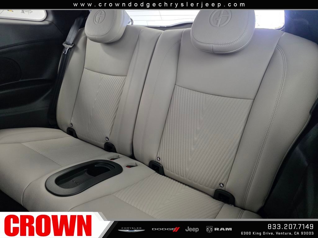 2025 Fiat 500e La Prima photo 10