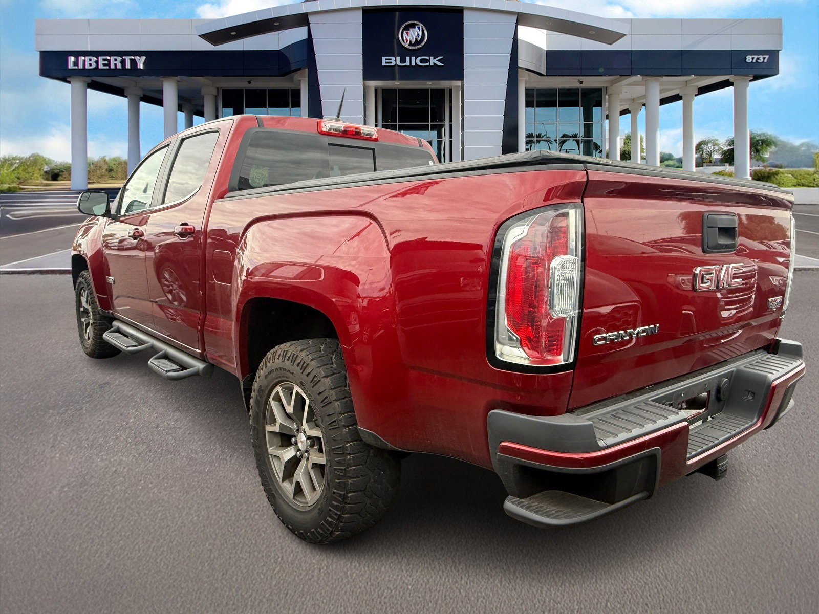 2017 Gmc Canyon SLE photo 2
