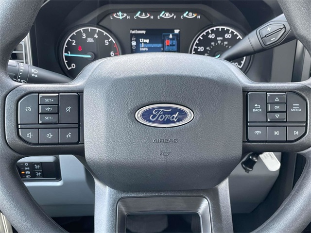 2025 Ford F-250 photo 13