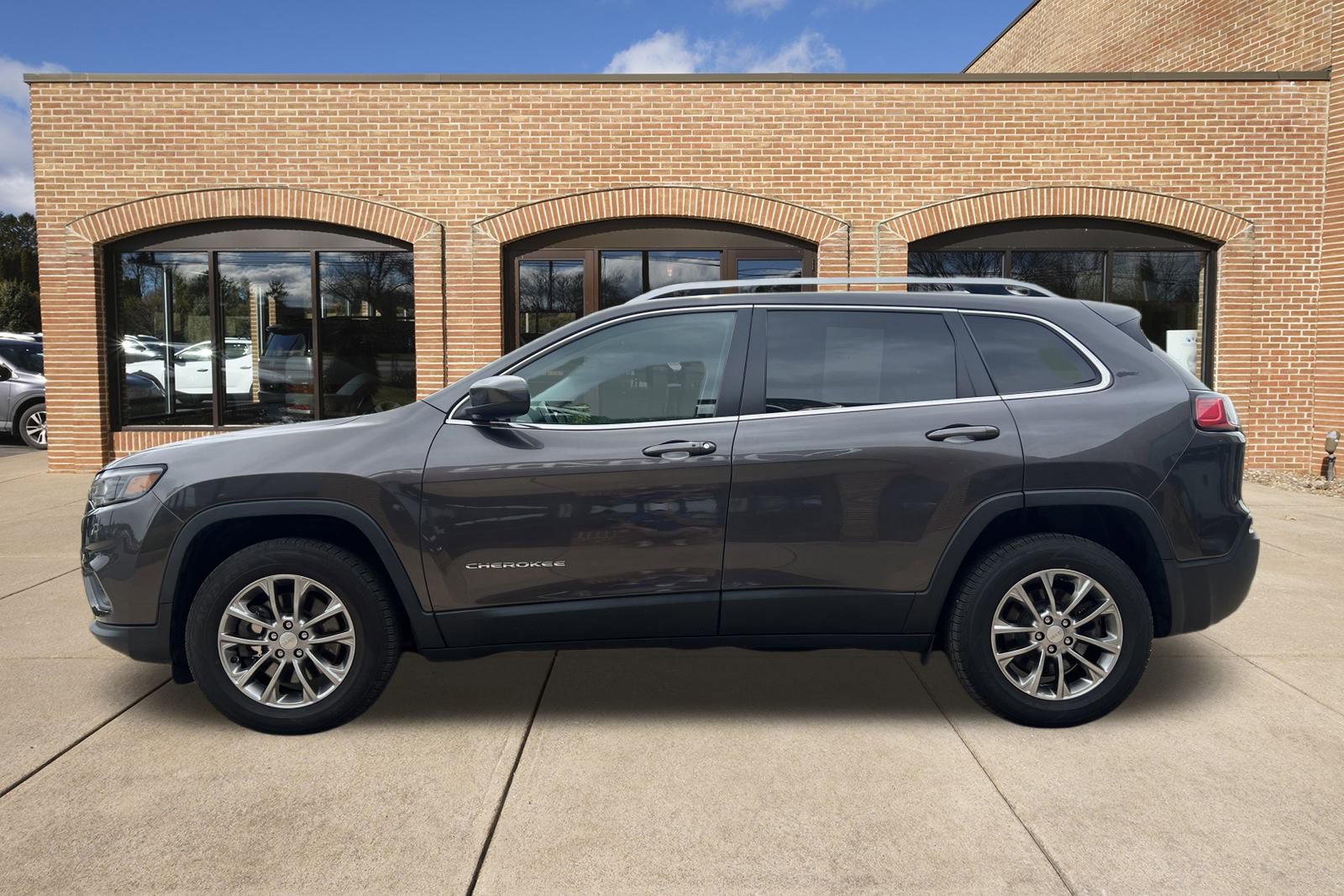 2019 Jeep Cherokee Latitude photo 3
