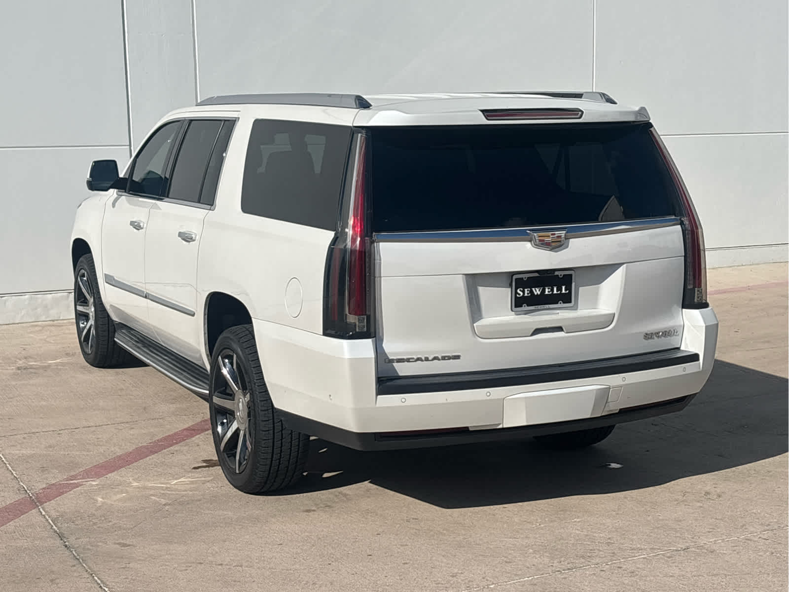 2018 Cadillac Escalade ESV Luxury photo 6