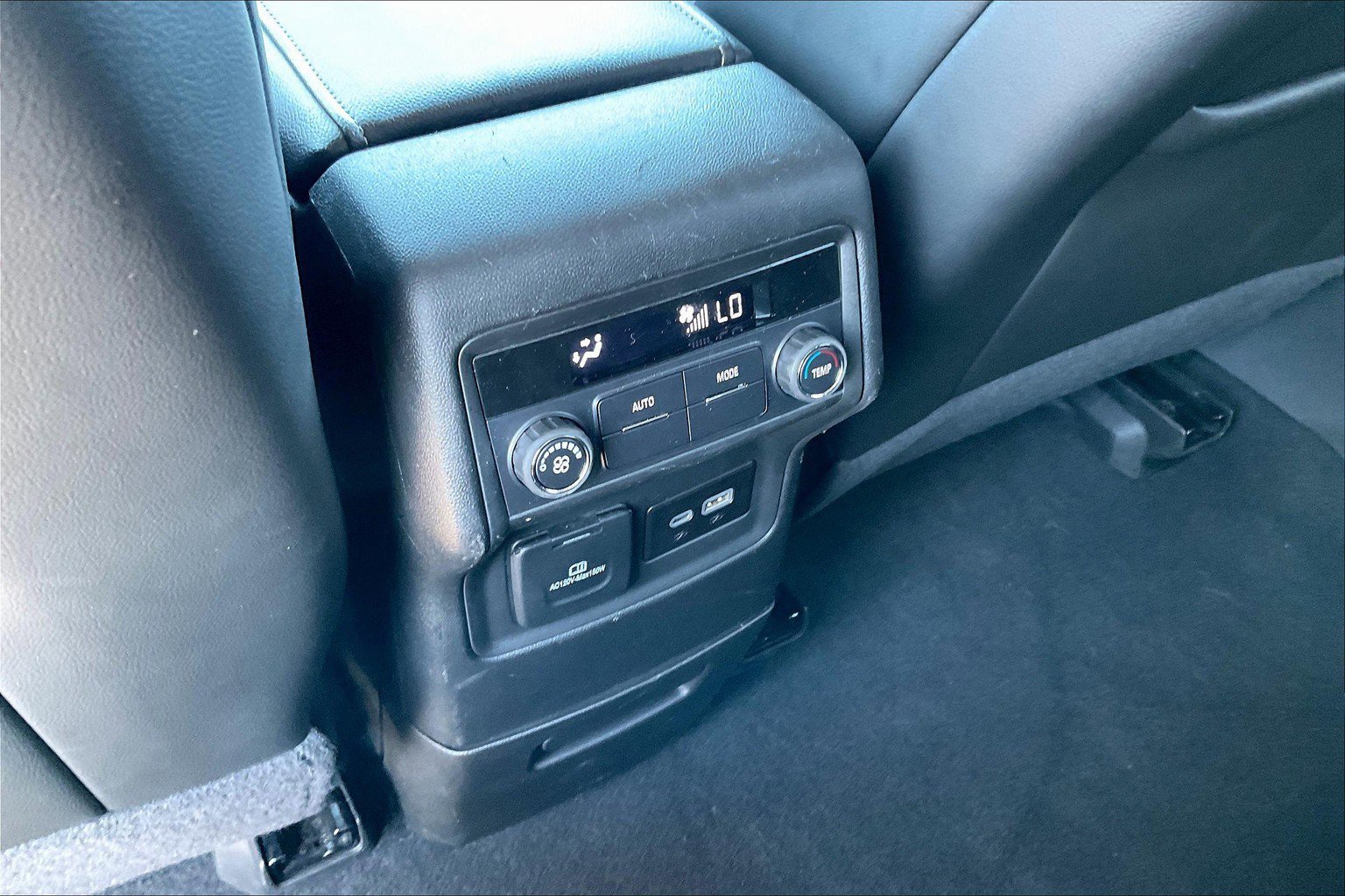 2023 Gmc Acadia SLT photo 30