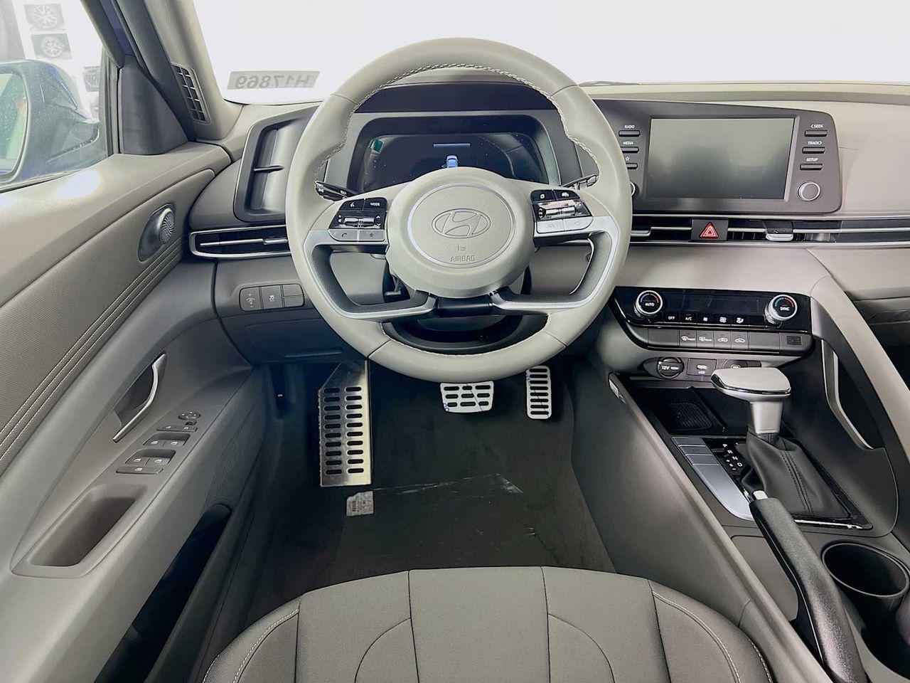 2025 Hyundai Elantra SEL Sport photo 14
