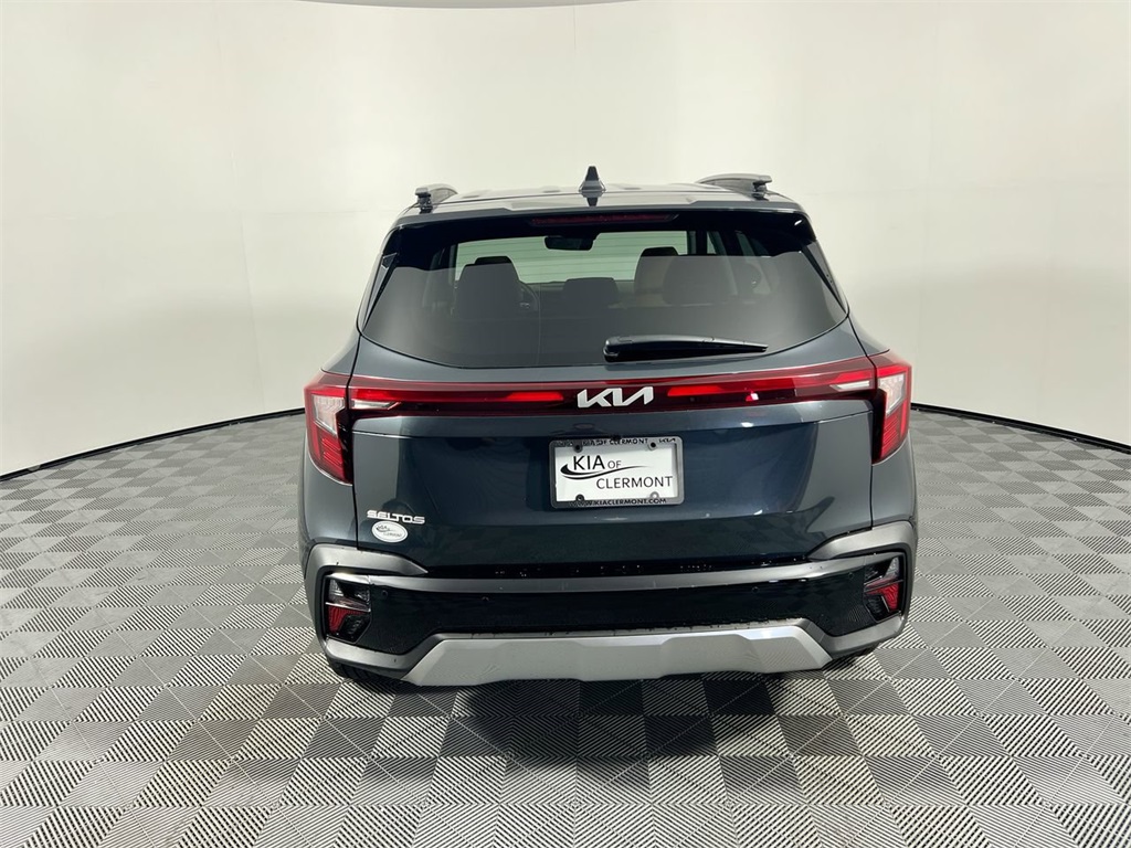 2025 Kia Seltos EX photo 3