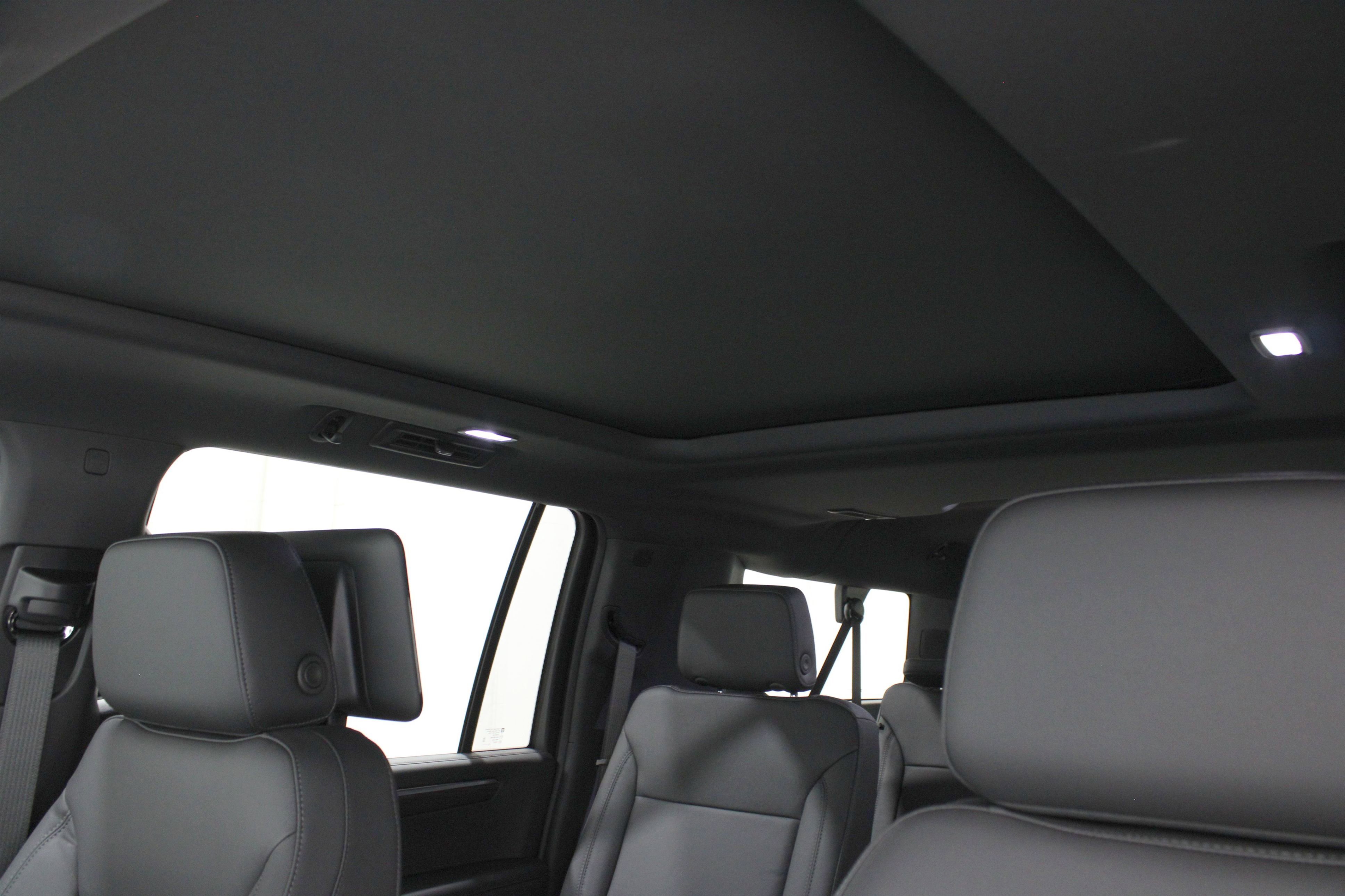 2026 Chevrolet Suburban Z71 photo 22