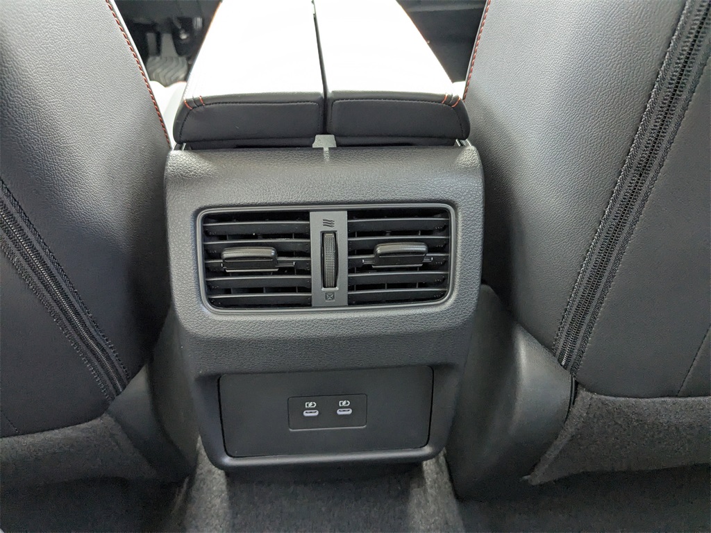 2025 Nissan Rogue SV photo 15