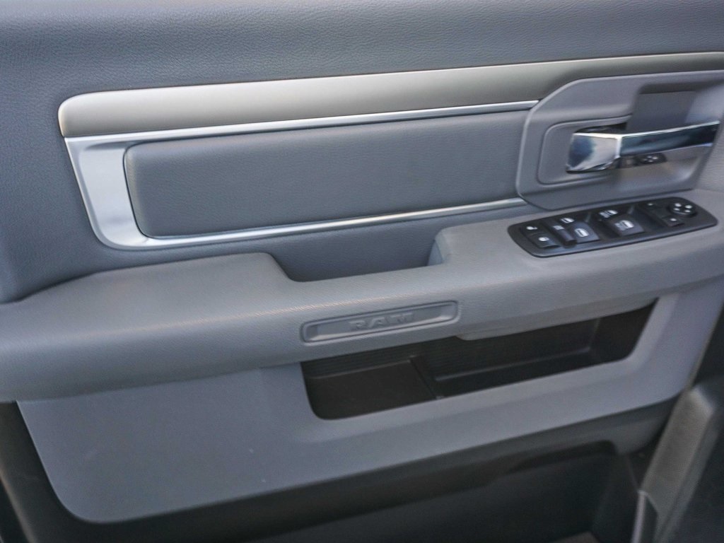 2019 Ram 1500 Classic SLT photo 17