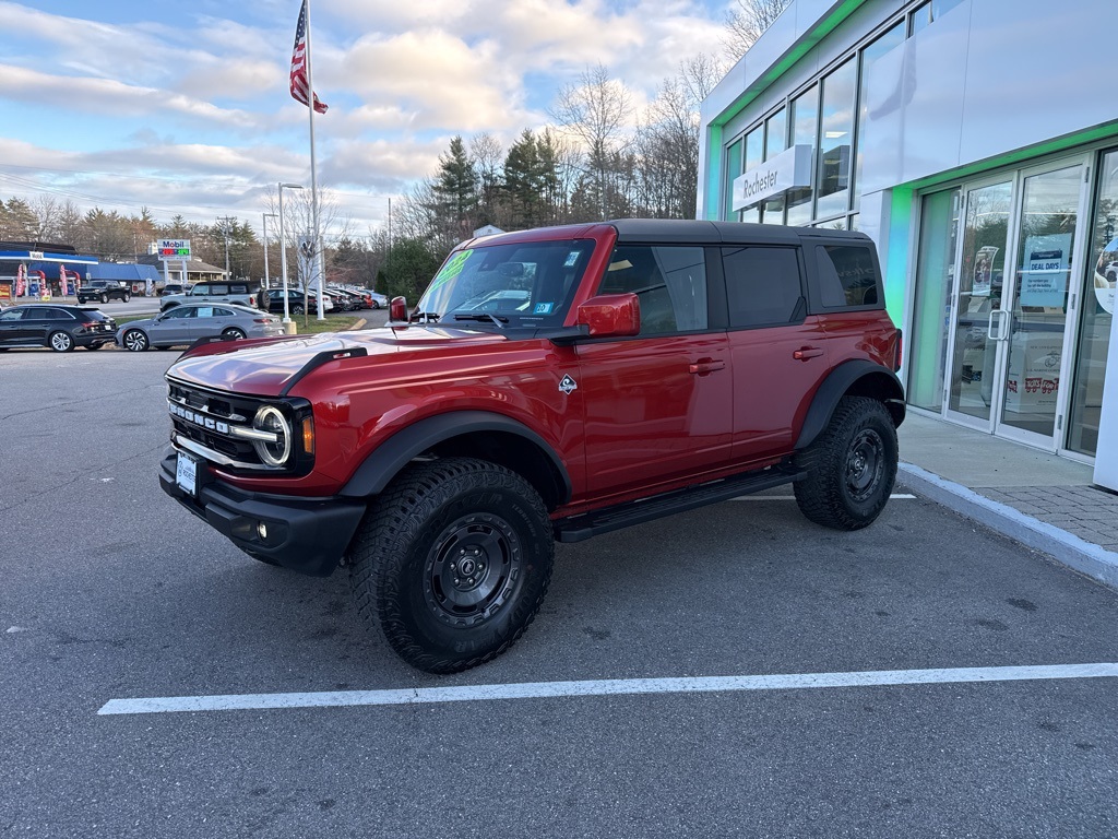 2024 Ford Bronco Outer Banks photo 3