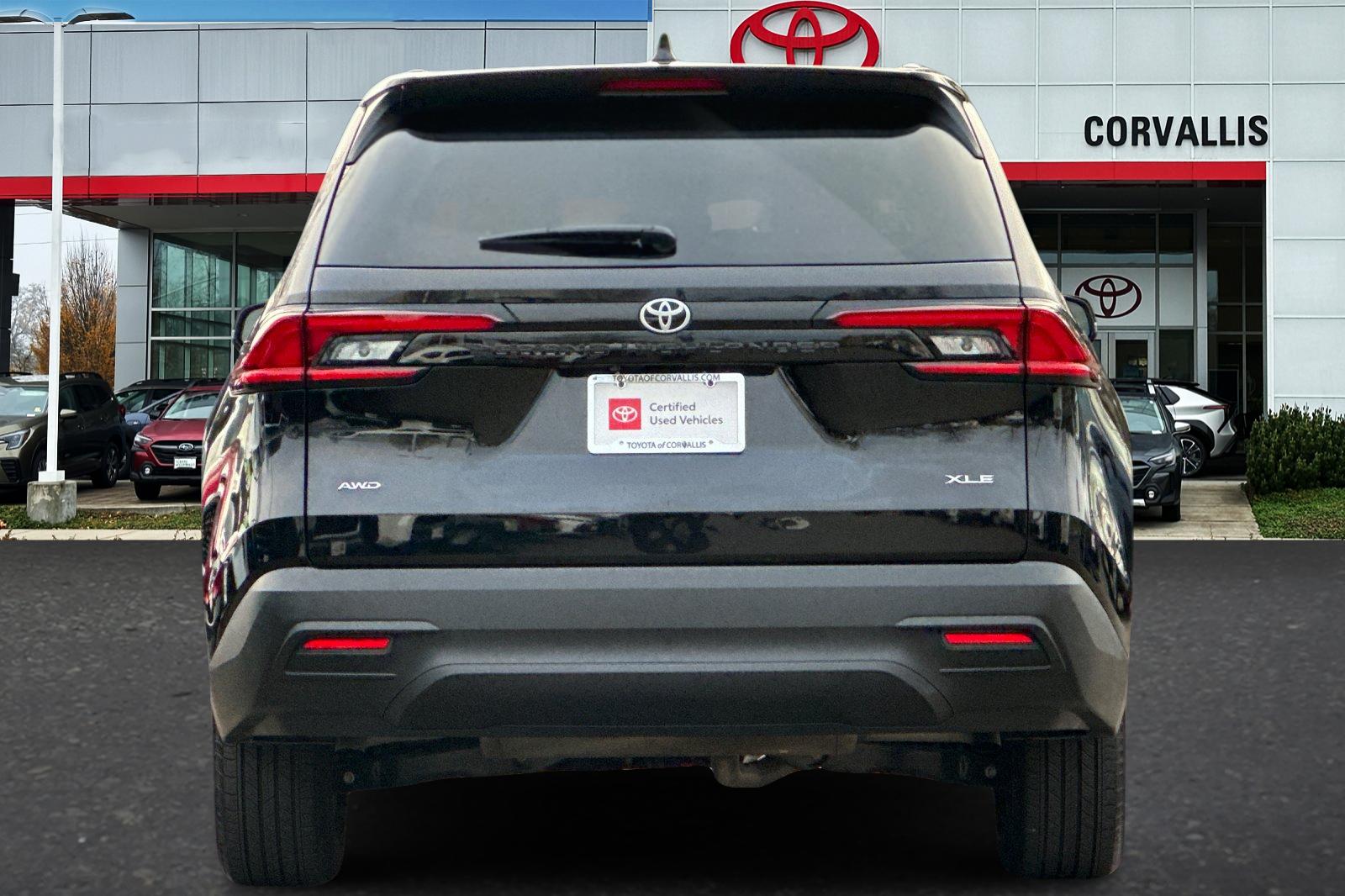 2025 Toyota Grand Highlander XLE photo 2