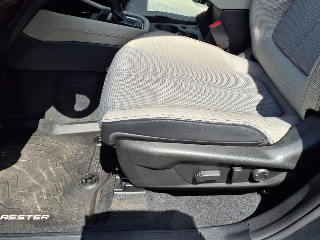 2025 Subaru Forester Premium Base photo 14
