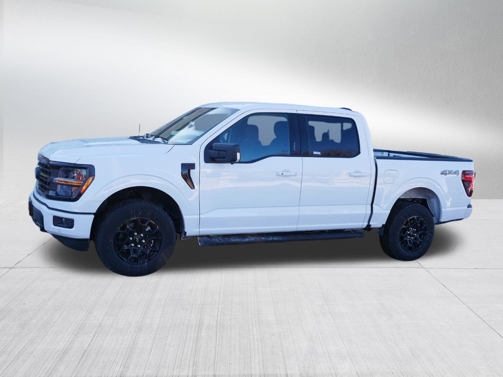2024 Ford F-150 XLT photo 2