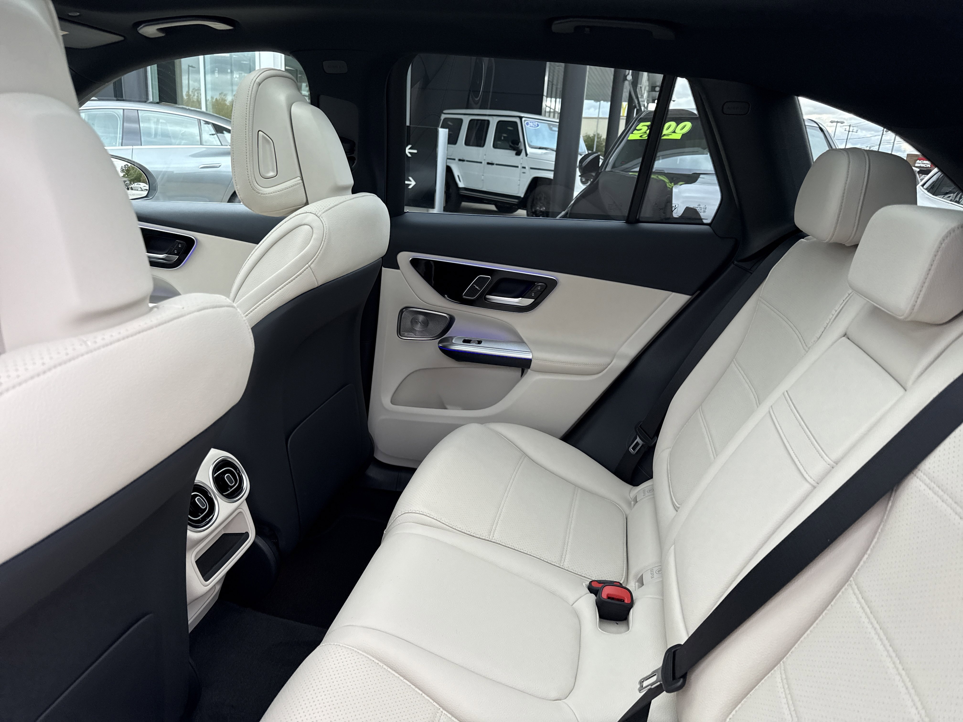 2026 Mercedes Benz GLC 300 photo 4