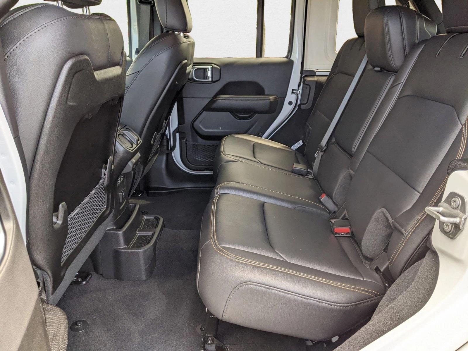 2024 Jeep Wrangler Sahara photo 21