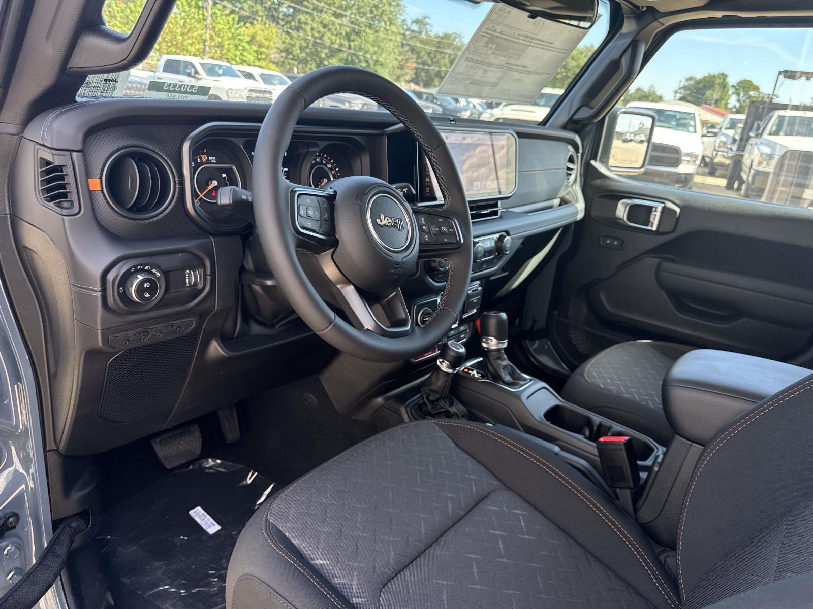 2025 Jeep Gladiator Sport S photo 9
