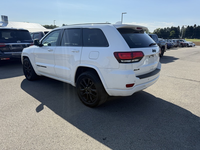 2020 Jeep Grand Cherokee Altitude photo 8