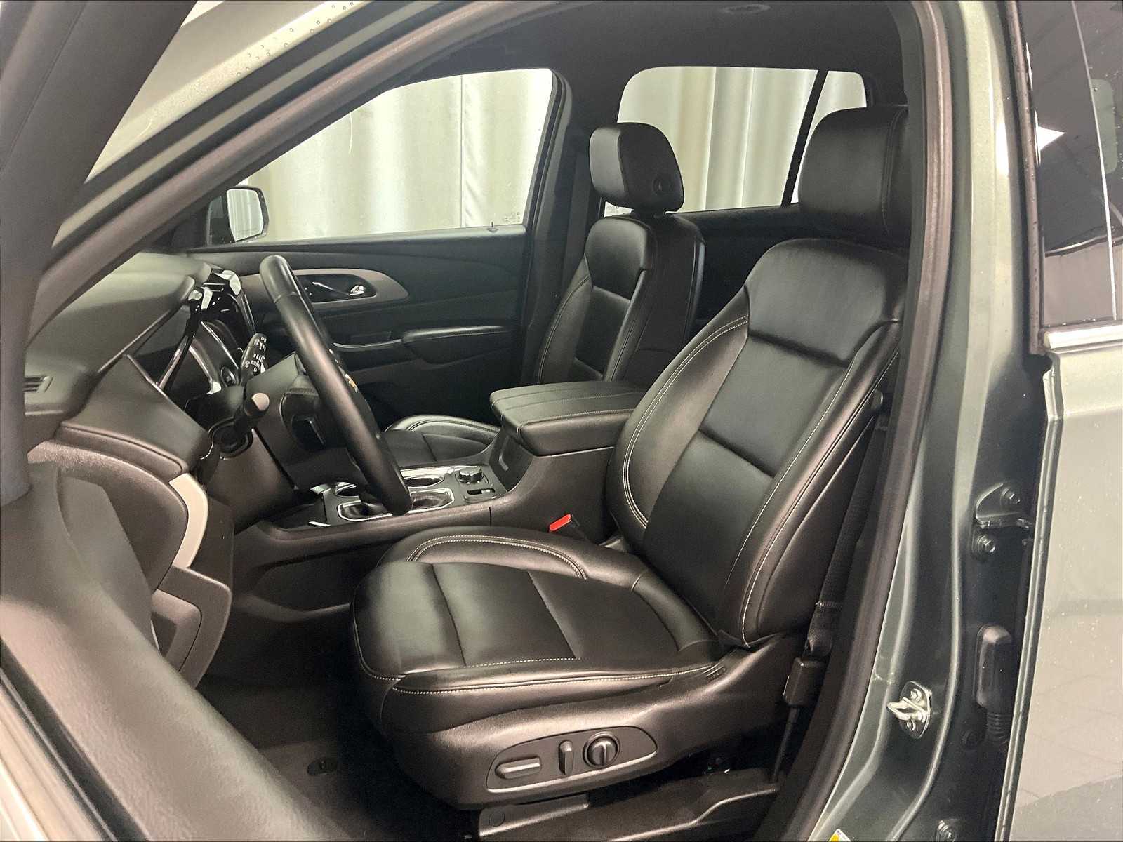 2023 Chevrolet Traverse Leather photo 10