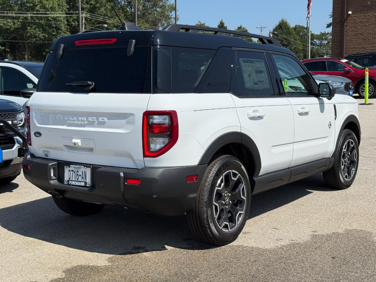 2025 Ford Bronco Sport Outer Banks photo 3
