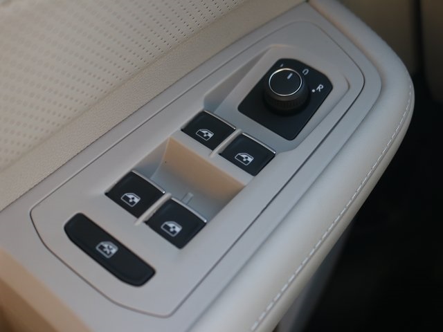 2026 Volkswagen Atlas SE Technology photo 16