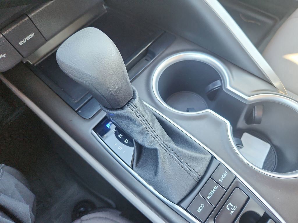 2023 Toyota Camry LE photo 16