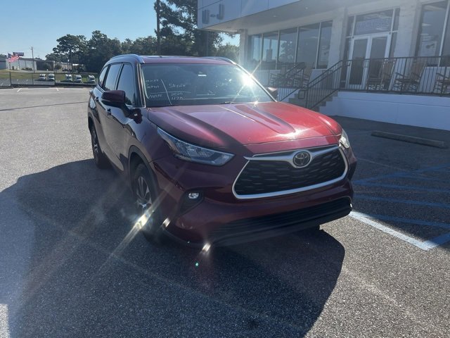 2020 Toyota Highlander XLE photo 2