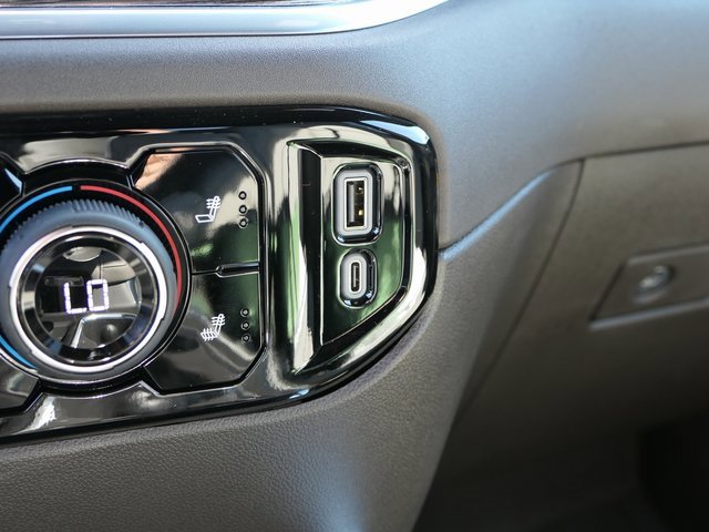 2026 Chevrolet Silverado 1500 RST photo 19