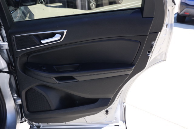 2023 Ford Edge SEL photo 18